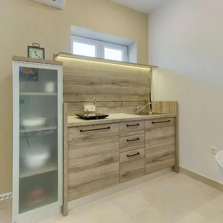 Apartment With Parking Space Kastel Stari, - 22588 Kaštela